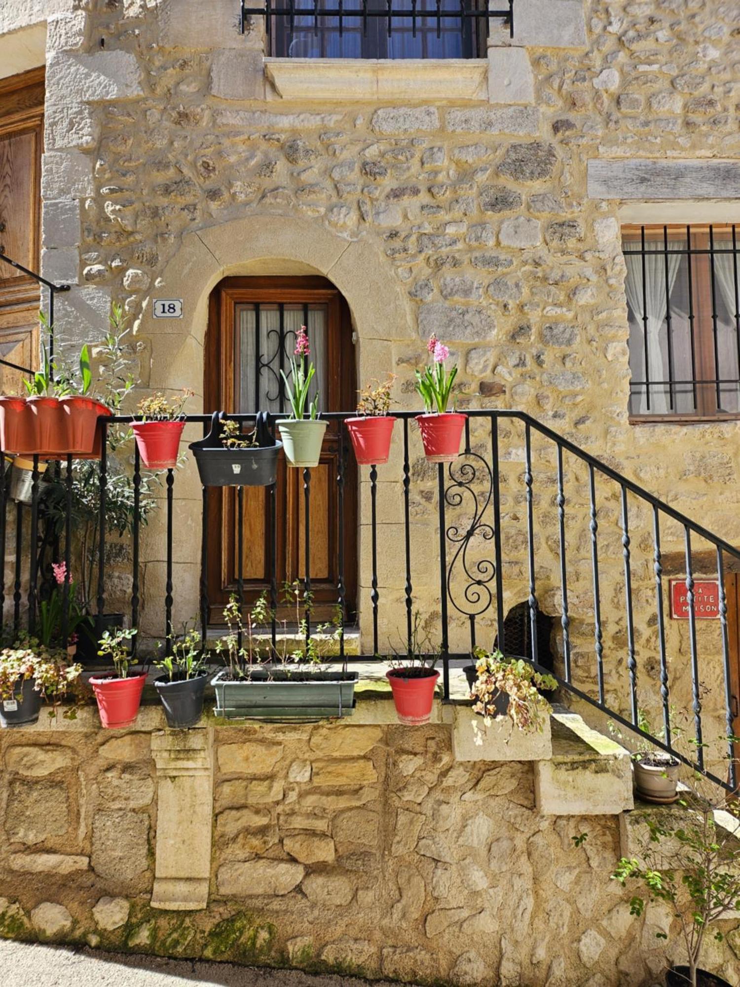 La Petite Maison Céreste المظهر الخارجي الصورة